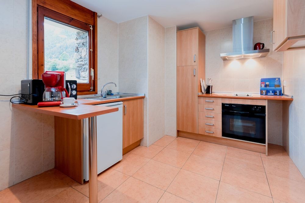 Pierre & Vacances Andorra La Tulipa Apartment, 2 Bedrooms 5