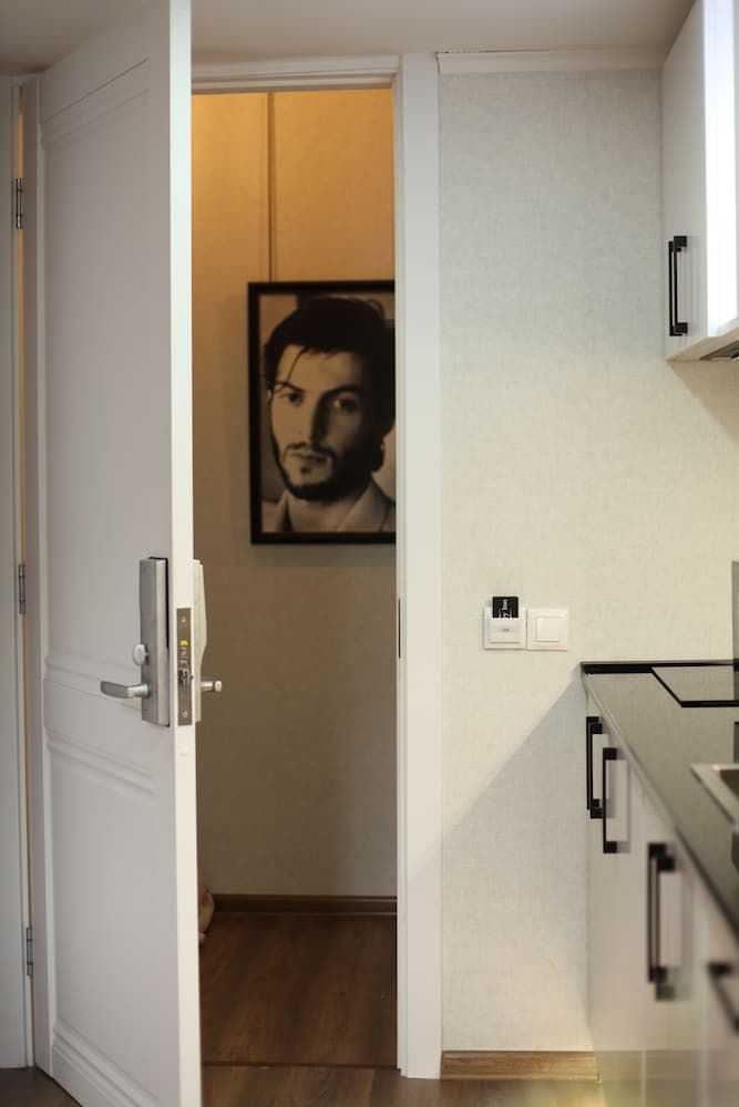 Luxury Inn Split Level suite 16