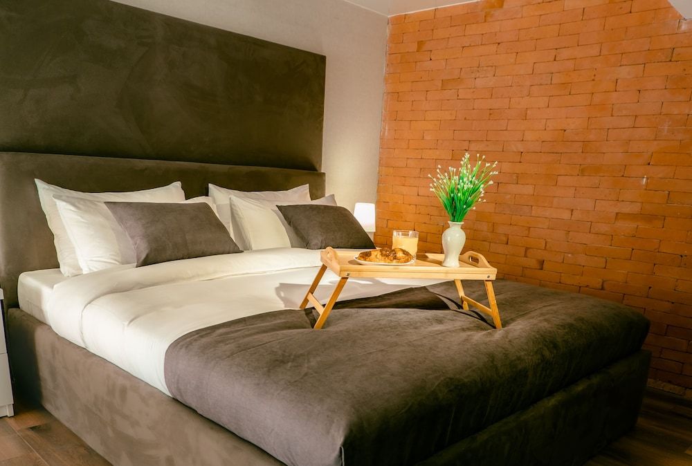 undefined Luxury Inn 10