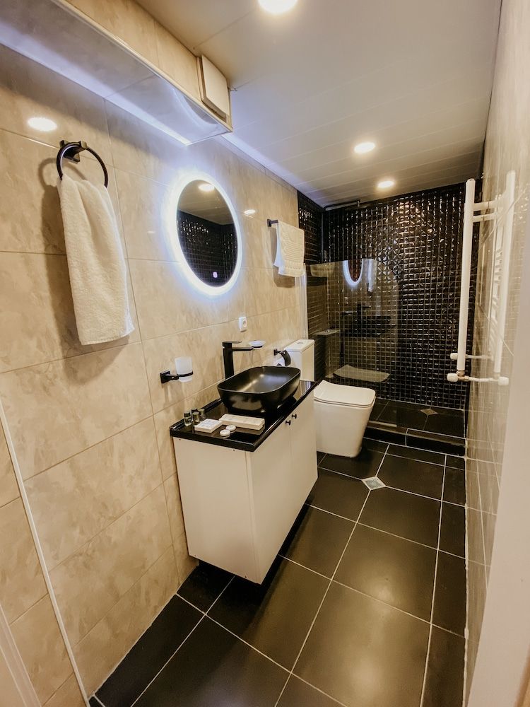 Luxury Inn Split Level suite 6