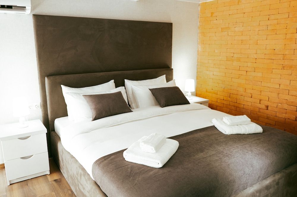 undefined Luxury Inn 6