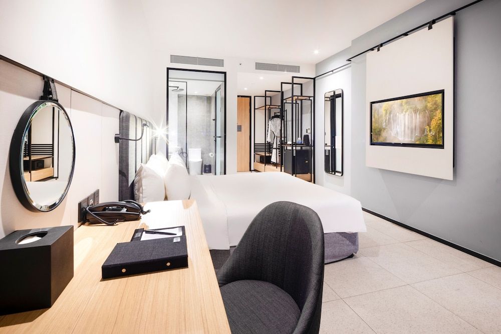 Anya Hotel Quy Nhon Deluxe Plus King Room 2