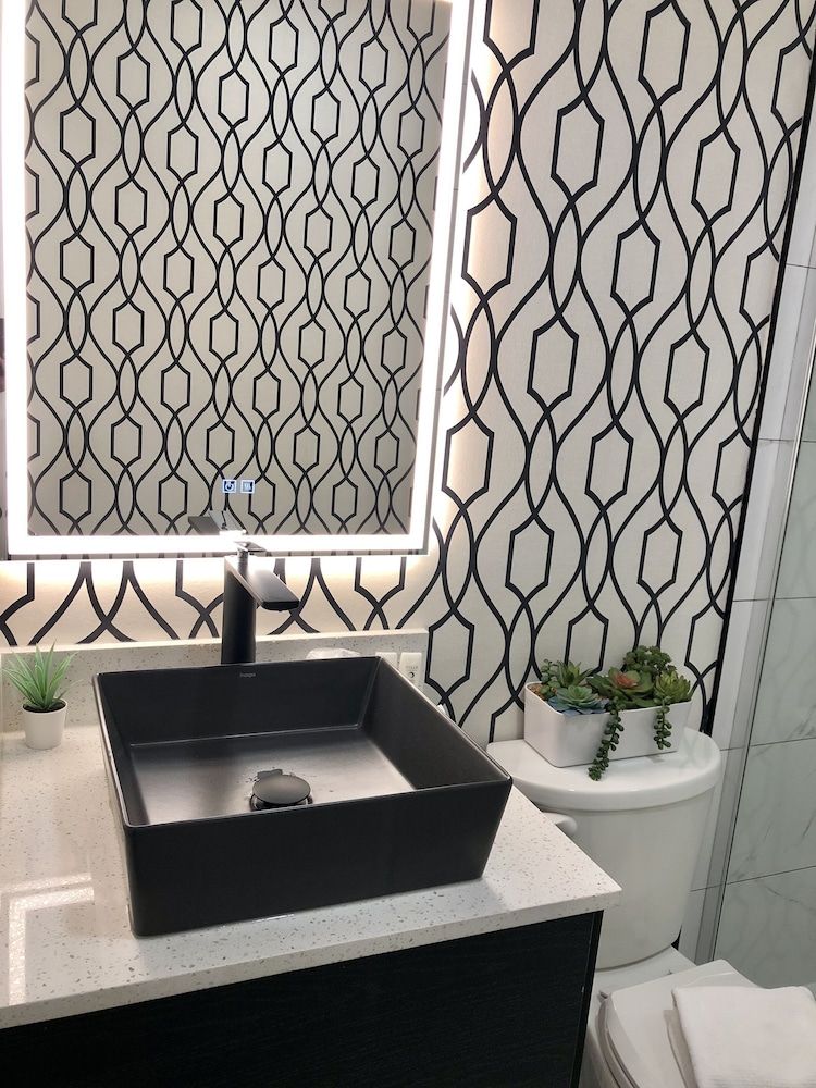 The Spot 2 Queen Room 5