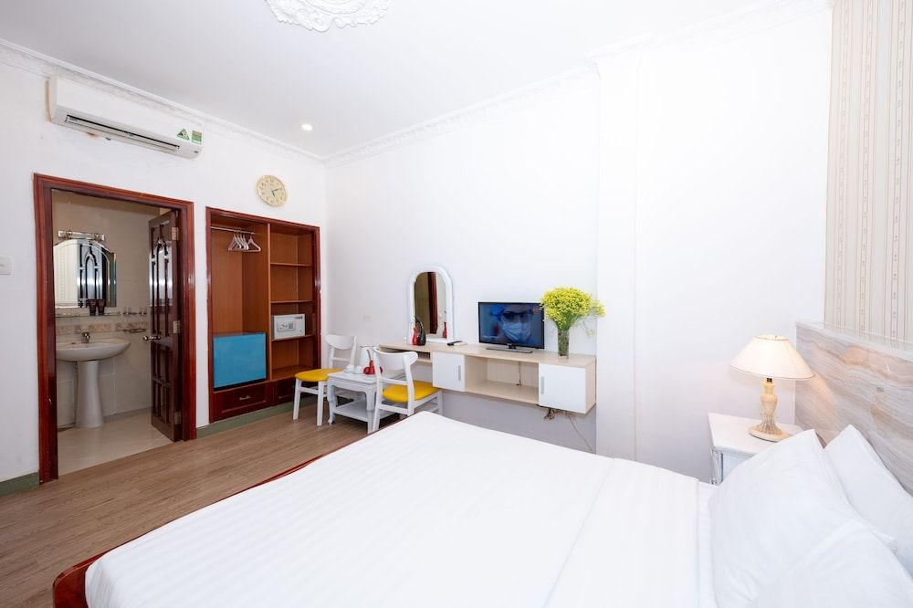 The One Hotel Ben Thanh Superior Double Room 3