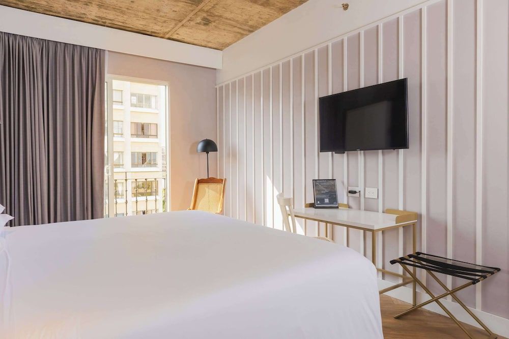 Room, 1 King Bed, Non Smoking, Balcony