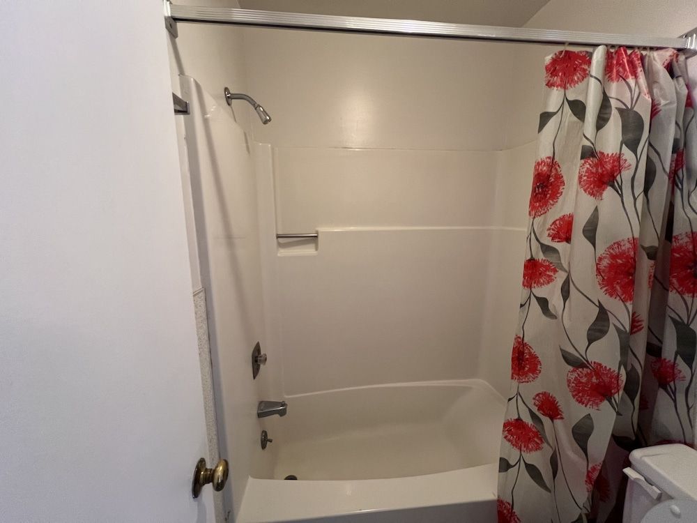 Glenwood Inn - Stroudsburg Standard Double Room, 2 Double Beds, Non Smoking, Park View 4