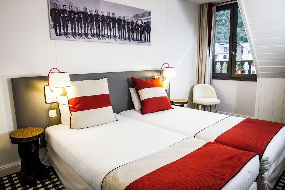 Superior Room, 1 Double or 2 Twin Beds, Mountain View