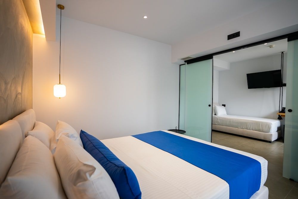 Triple Room, Partial Sea View