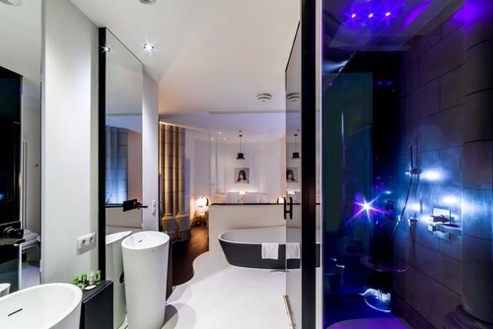 Suite (Sozo)