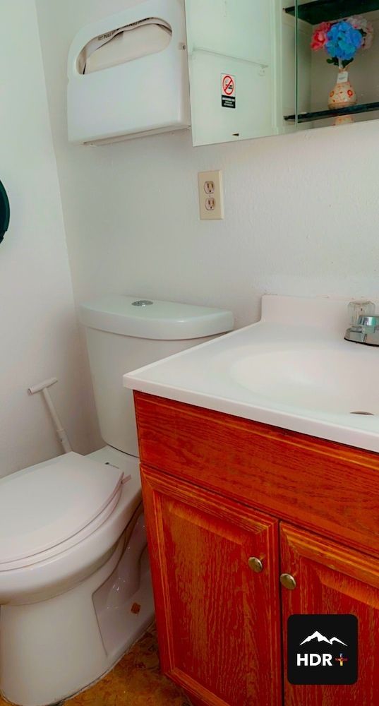 The Yellow Penthouse Basic Double Room, 1 Queen Bed, Balcony, City View 10