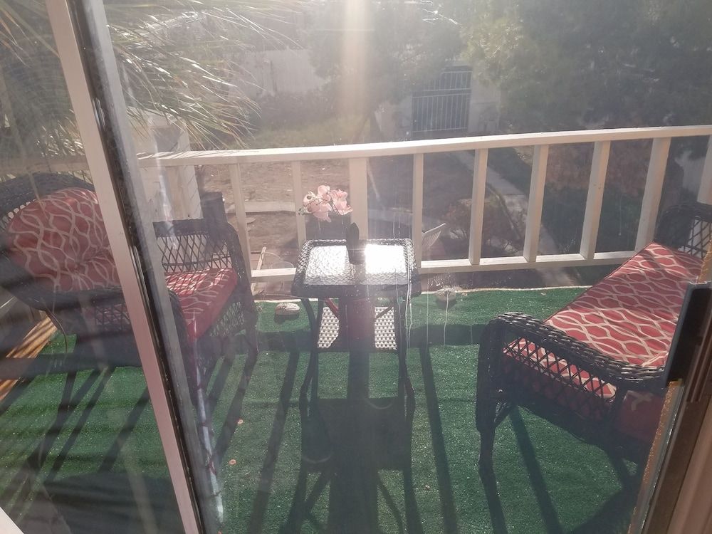 The Yellow Penthouse Basic Double Room, 1 Queen Bed, Balcony, City View 7