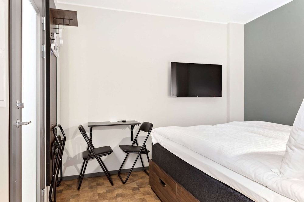 Standard Room, 2 Twin Beds, Non Smoking, No Windows
