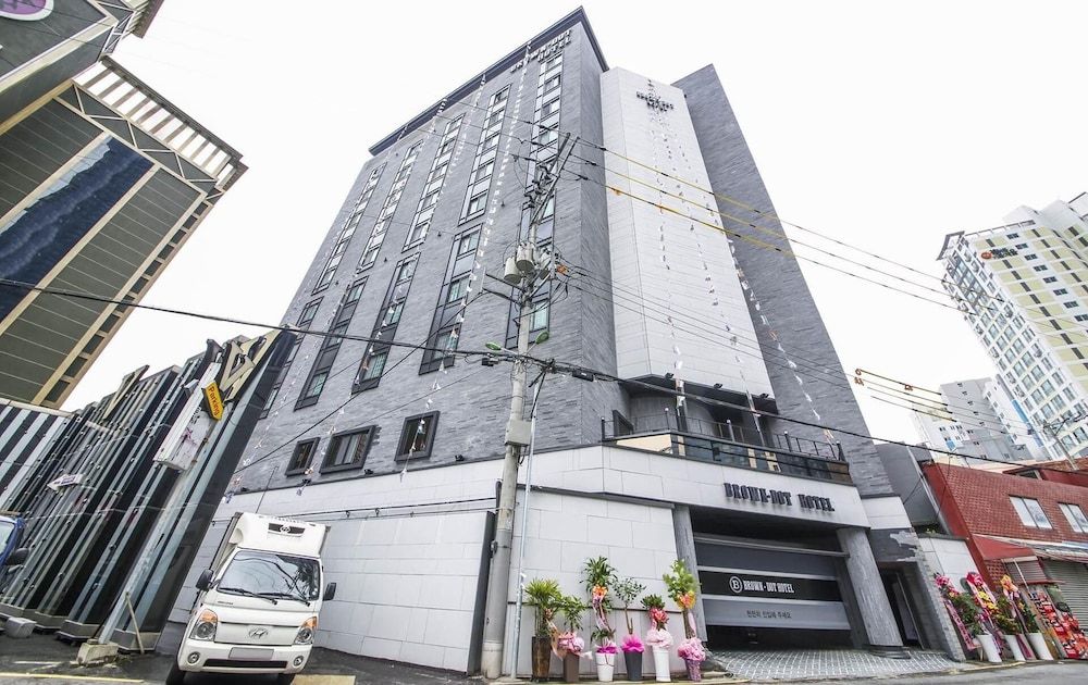 undefined Gupo Brown-Dot Hotel 4