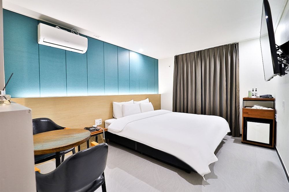 Calm Rest Hotel Busan Sasang Standard Double Room 13