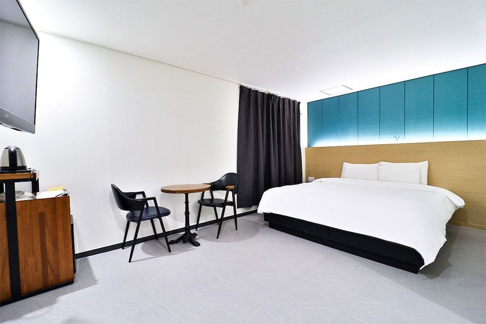 Calm Rest Hotel Busan Sasang Standard Double Room 14