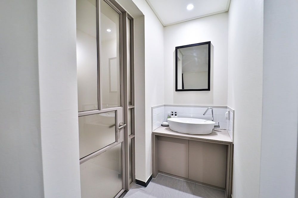 Calm Rest Hotel Busan Sasang Standard Double Room 26