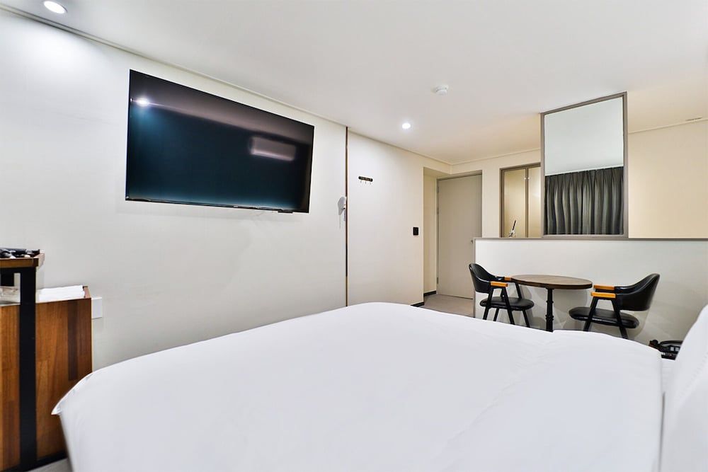 Calm Rest Hotel Busan Sasang Standard Double Room 10