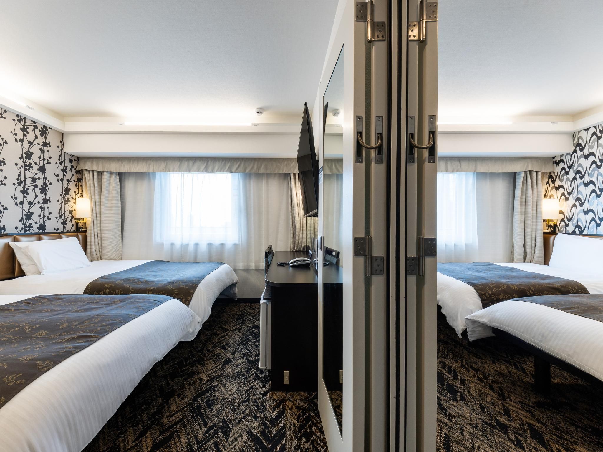 Connecting Room for 4 People - Non-Smoking