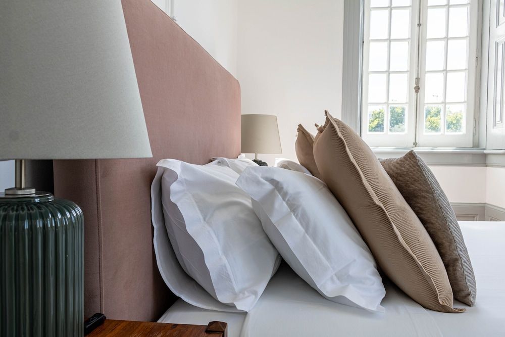 The Luggage Double Room with Private External Bathroom 2