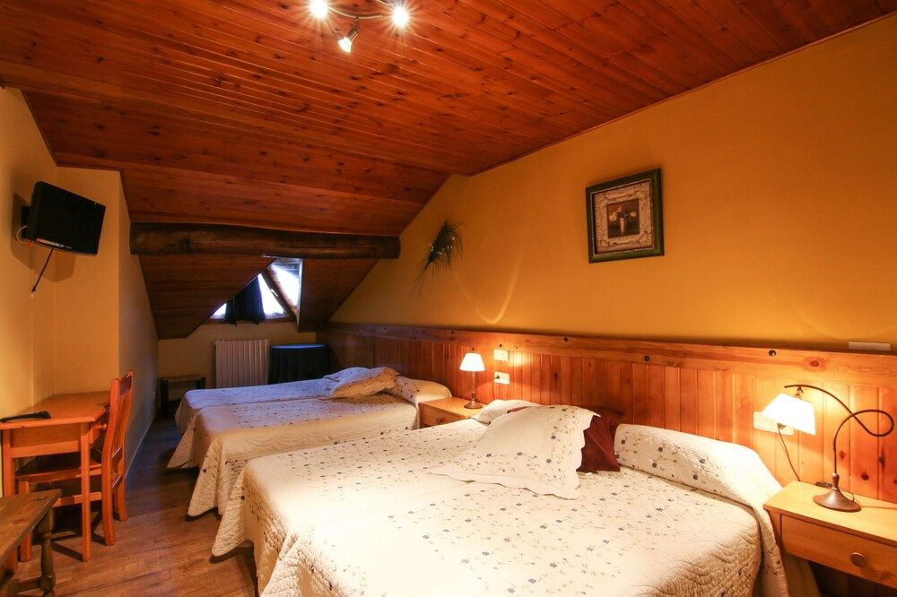 Hotel Roch Quadruple Room 3