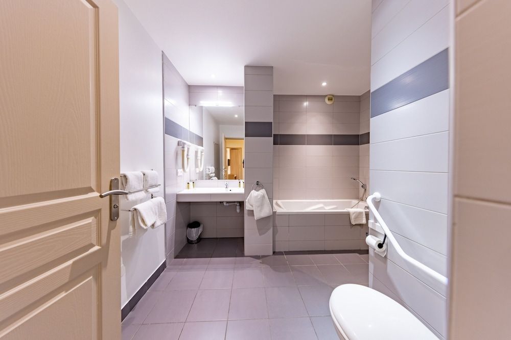 Hôtel Princes de Catalogne Family Suite 6