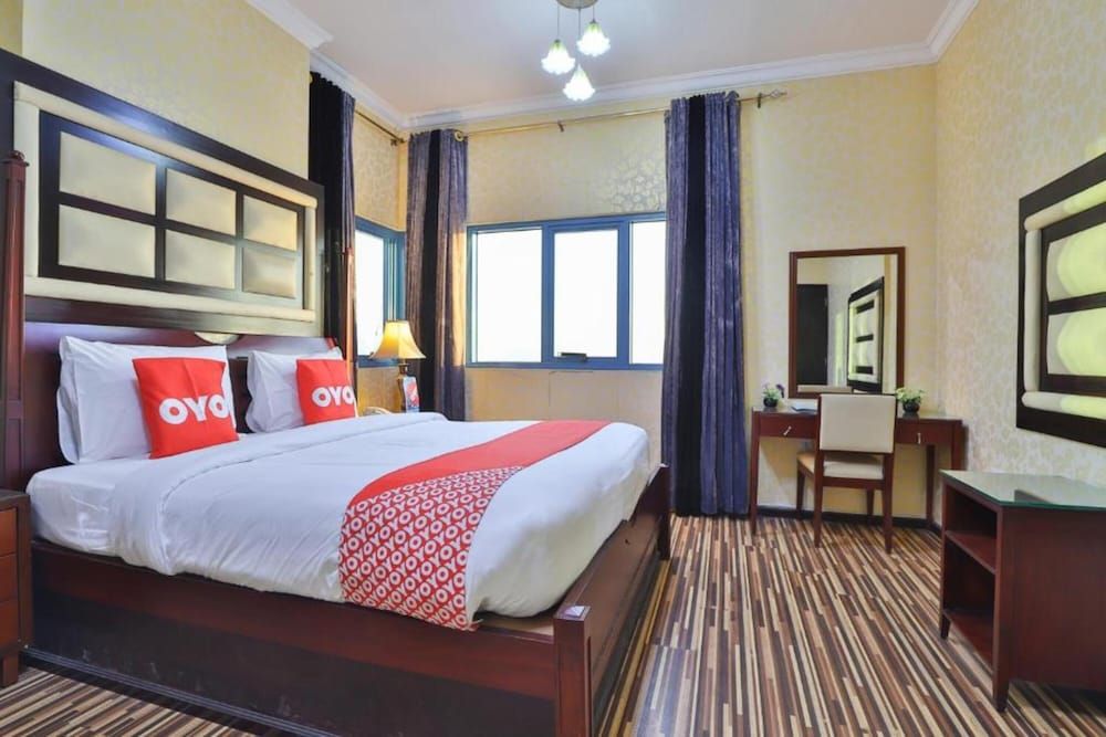 Suite with Living Room with Free Parking