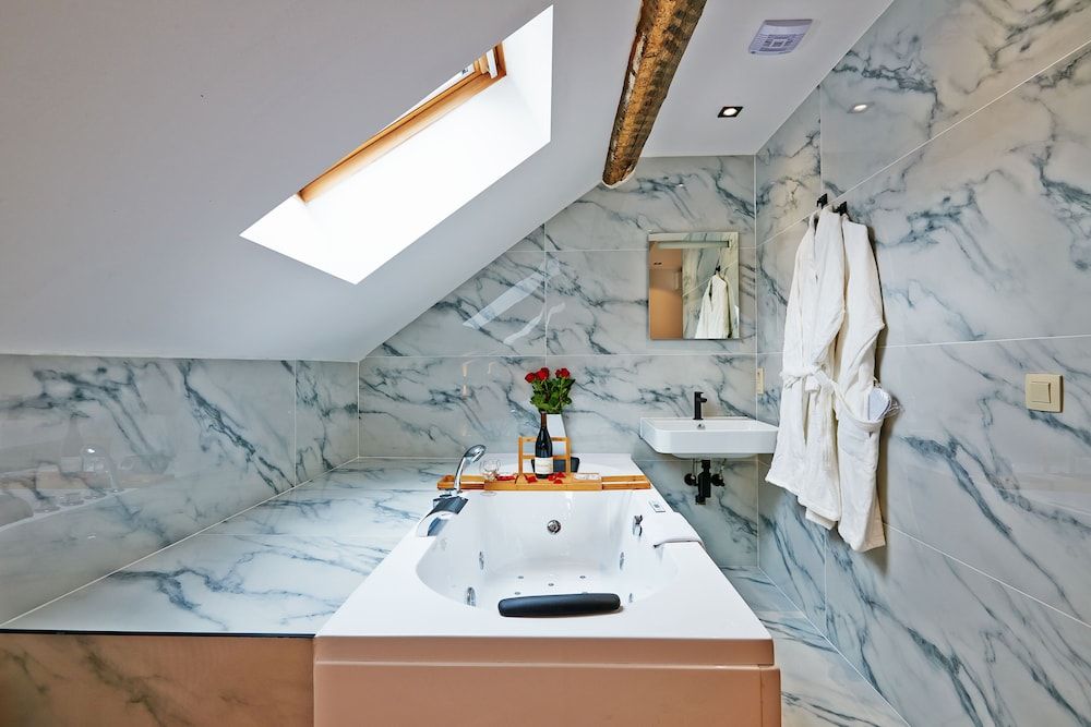 Hôtel Les Ecrins Comfort Double Room 8