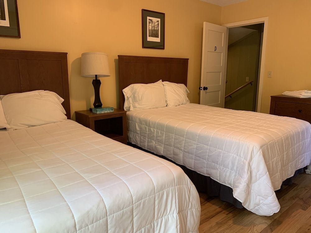 Kanuga Inn & Lodging House, 4 Bedrooms, Mountainside