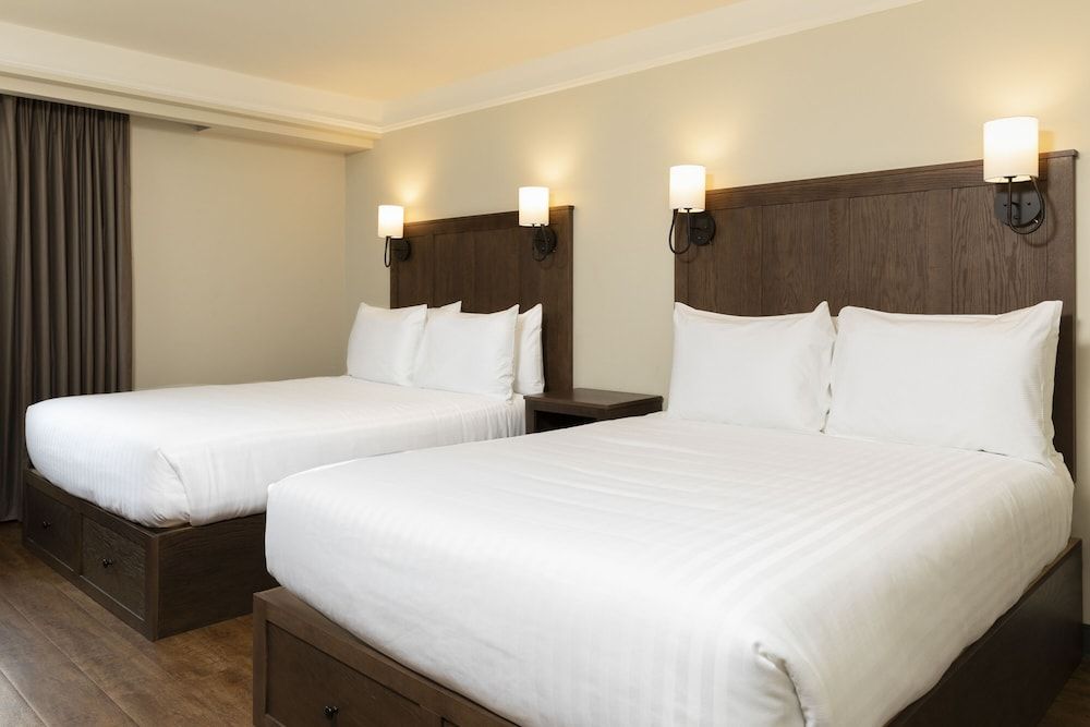 Kanuga Inn & Lodging Double Queen Shared Balcony 2