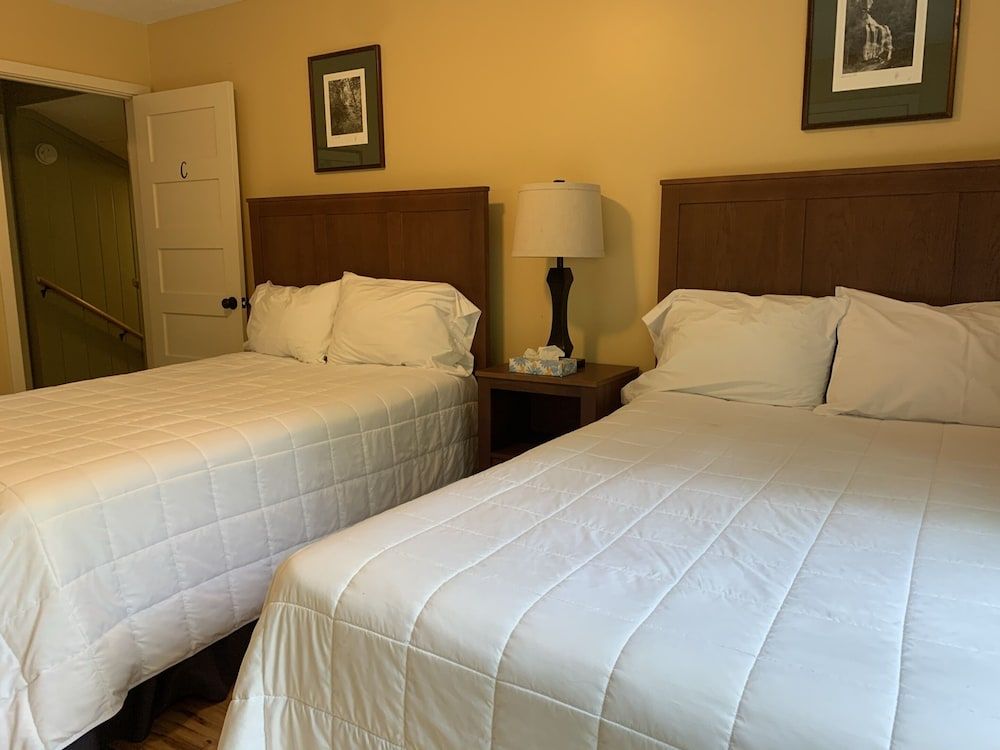 Kanuga Inn & Lodging House, 4 Bedrooms, Mountainside 3