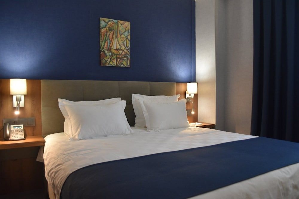 undefined Avenue Hotel 4