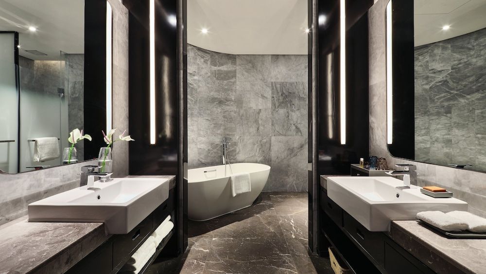 Executive Suite, 1 King Bed, Lake View