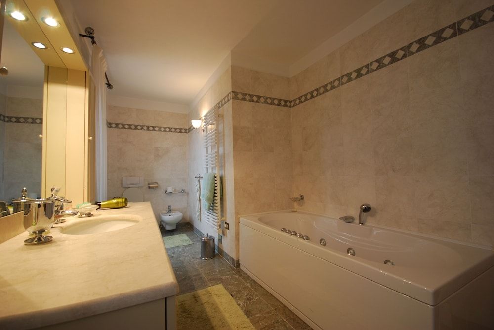 Villa Tuttorotto Superior Double Room, Sea View 6