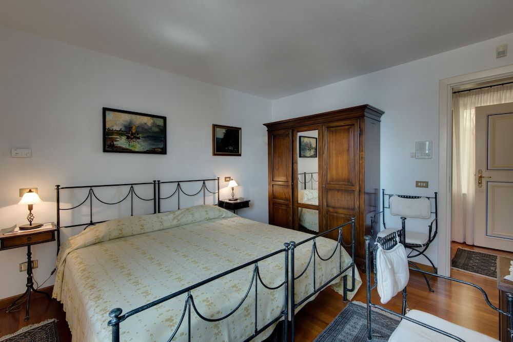 Villa Tuttorotto Double Room, Sea View 4