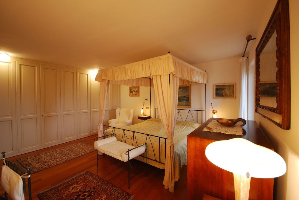 Villa Tuttorotto Superior Double Room, Sea View 8