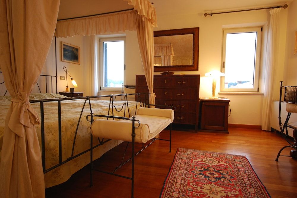 Villa Tuttorotto Superior Double Room, Sea View 2