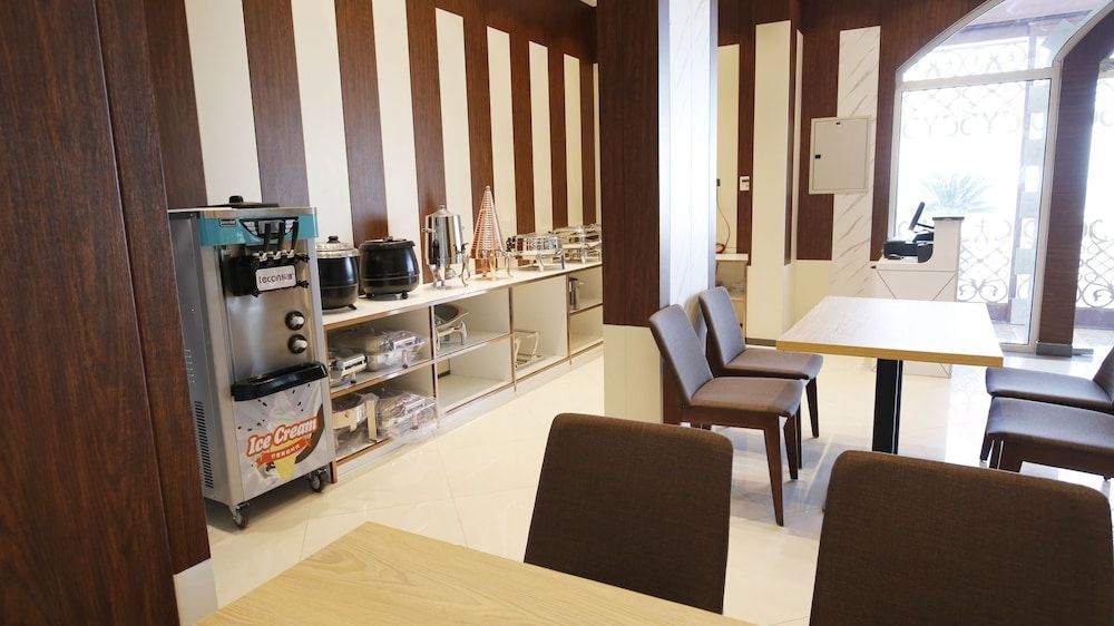 undefined Great Wall Hotel 4