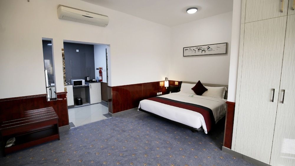 undefined Great Wall Hotel 10