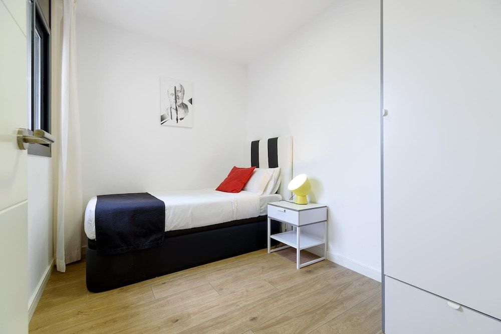 Castell Beach Apartment, 2 Bedrooms 3