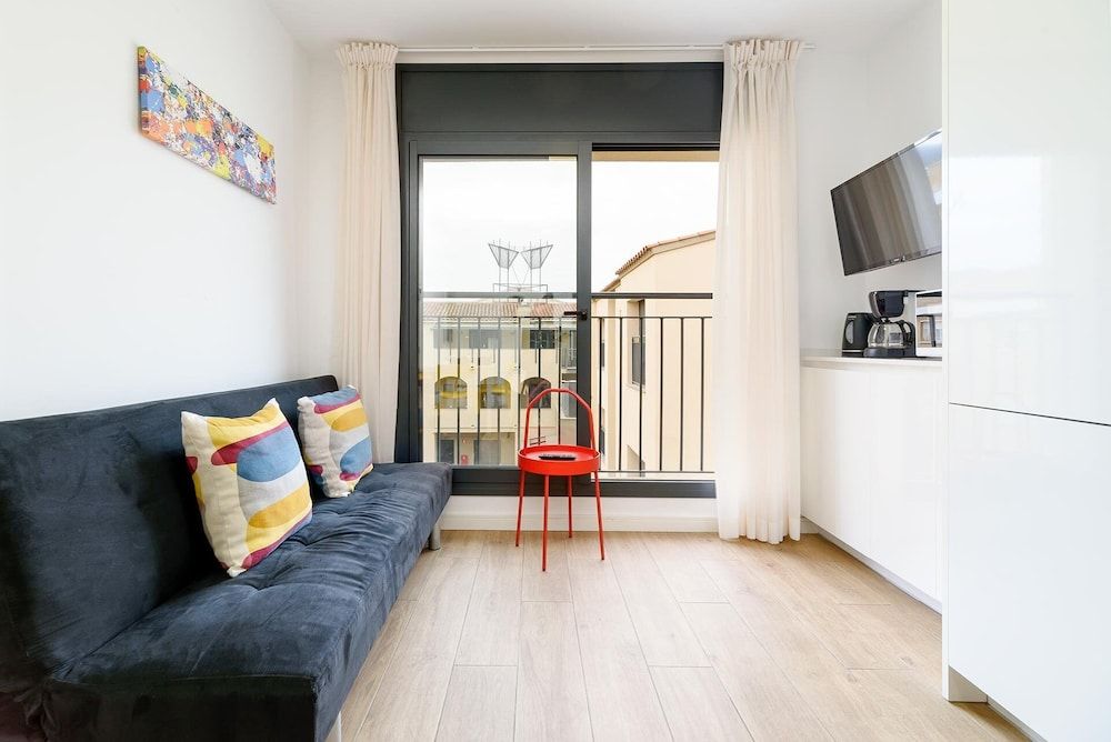 Castell Beach Apartment, 2 Bedrooms 8