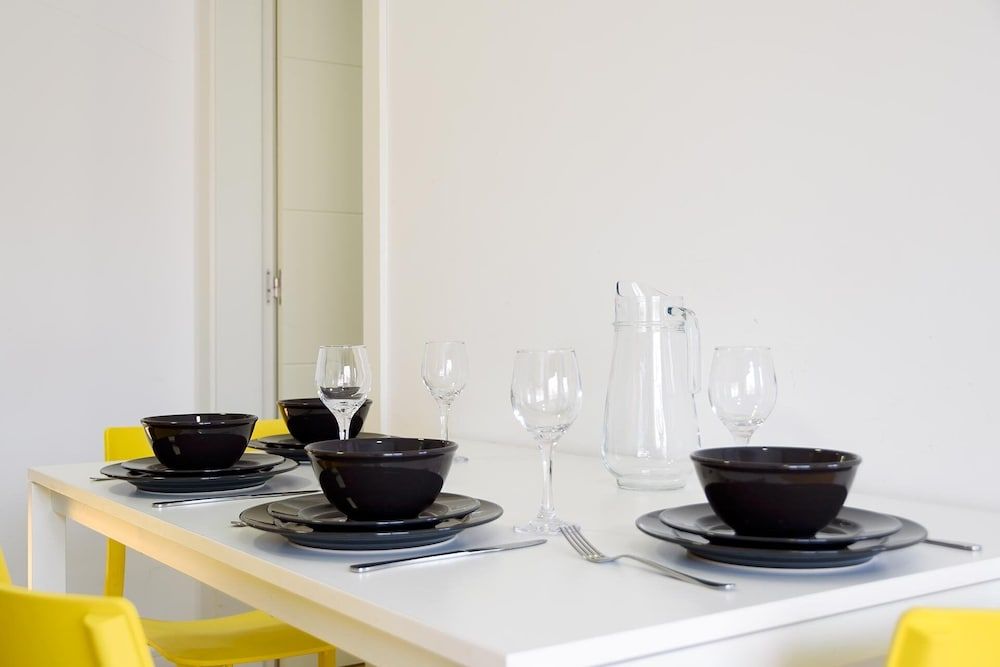 Castell Beach Apartment, 2 Bedrooms 7