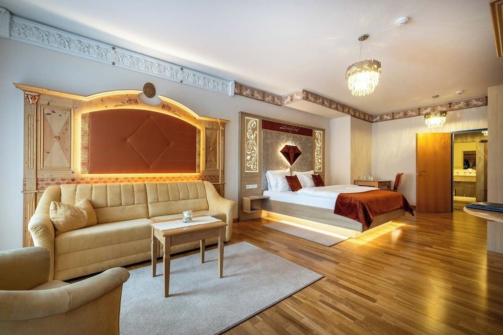 Deluxe Suite