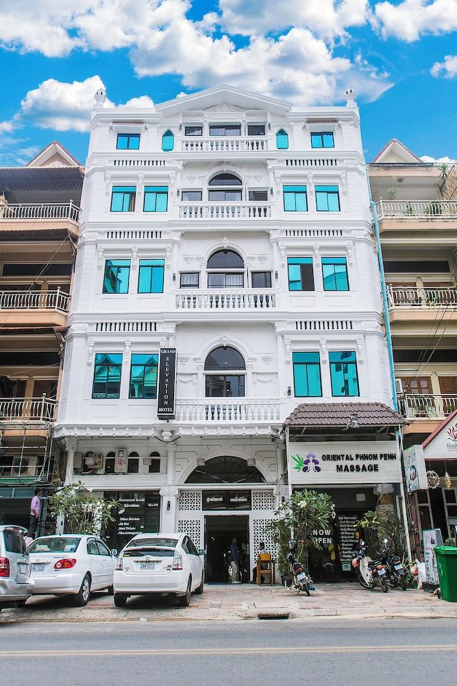 undefined Grand Elevation Hotel 8