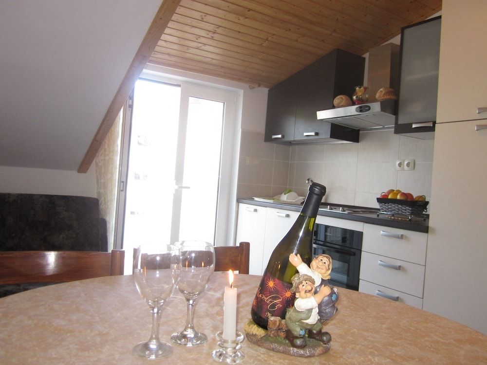 undefined Apartmani Kresic 8