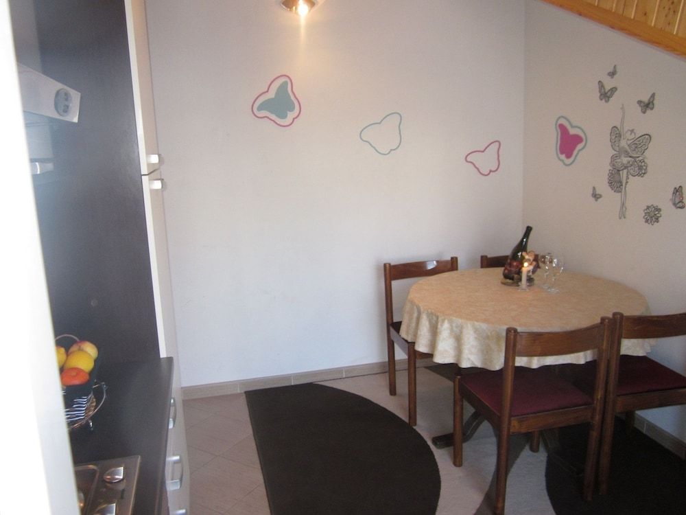 undefined Apartmani Kresic 7