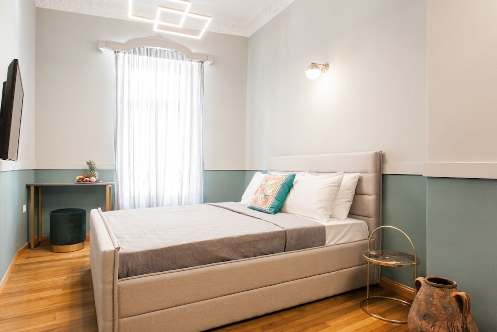 Deluxe Room (Stiles)