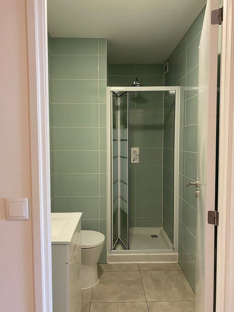 WOT Ericeira Surf Hostel Bed in 6 Bed Mix Dorm Ensuite 2