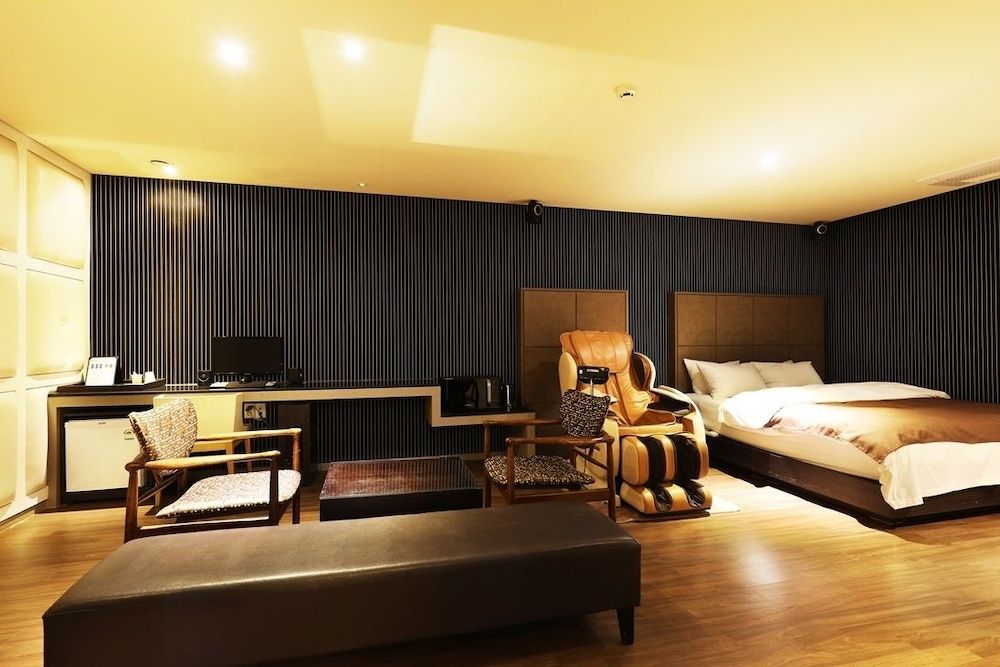 Uijeongbu La Tree Hotel