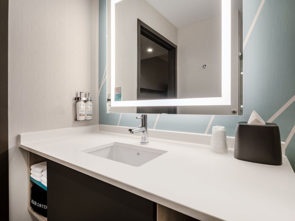 undefined avid hotel Toronto - Vaughan Southwest by IHG 2
