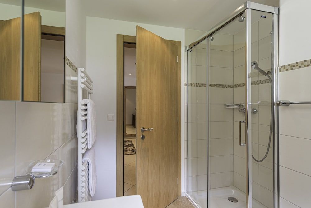 Chalet Monte Cristo Deluxe Duplex, 3 Bedrooms, Fireplace, Mountain View 14